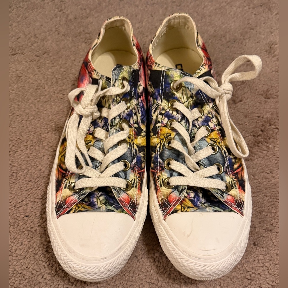 EUC Converse All Star Floral Low-Top Sneakers Size 7